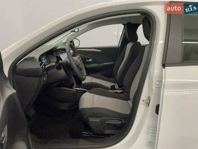 Белый Опель Corsa-e, объемом двигателя 0 л и пробегом 5 тыс. км за 16900 $, фото 7 на Automoto.ua