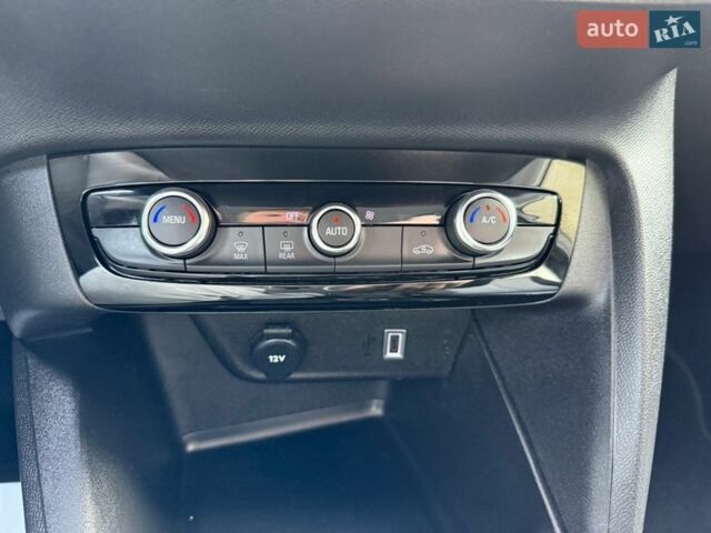 Белый Опель Corsa-e, объемом двигателя 0 л и пробегом 5 тыс. км за 16800 $, фото 110 на Automoto.ua