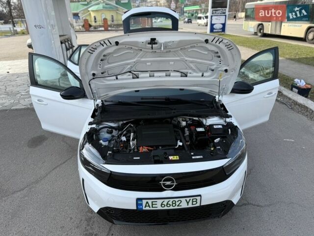 Білий Опель Corsa-e, об'ємом двигуна 0 л та пробігом 5 тис. км за 16700 $, фото 96 на Automoto.ua