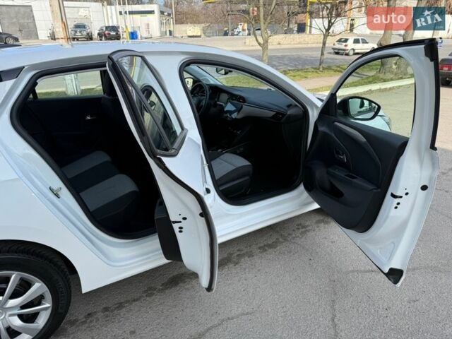 Белый Опель Corsa-e, объемом двигателя 0 л и пробегом 5 тыс. км за 16800 $, фото 54 на Automoto.ua