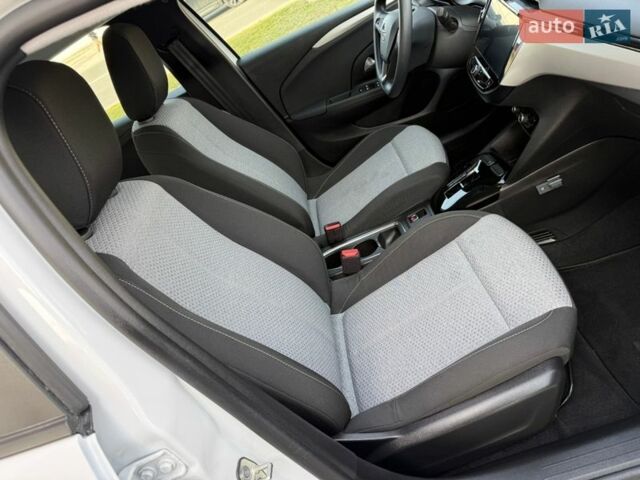 Белый Опель Corsa-e, объемом двигателя 0 л и пробегом 5 тыс. км за 16800 $, фото 46 на Automoto.ua