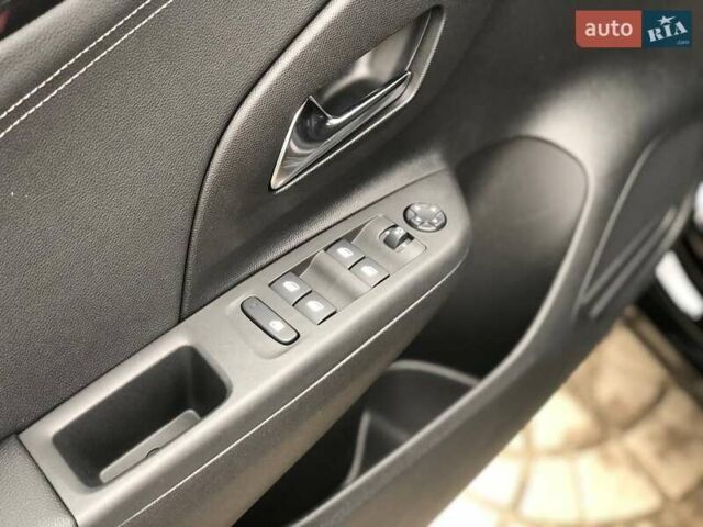 Черный Опель Corsa-e, объемом двигателя 0 л и пробегом 8 тыс. км за 16000 $, фото 26 на Automoto.ua