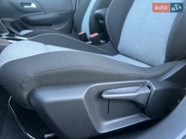 Черный Опель Corsa-e, объемом двигателя 0 л и пробегом 6 тыс. км за 15350 $, фото 44 на Automoto.ua