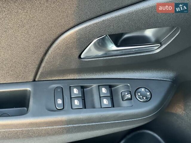 Черный Опель Corsa-e, объемом двигателя 0 л и пробегом 6 тыс. км за 15350 $, фото 24 на Automoto.ua