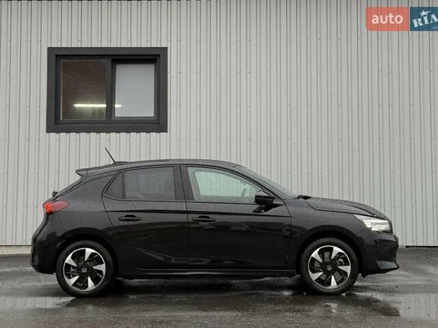 Черный Опель Corsa-e, объемом двигателя 0 л и пробегом 13 тыс. км за 11200 $, фото 4 на Automoto.ua