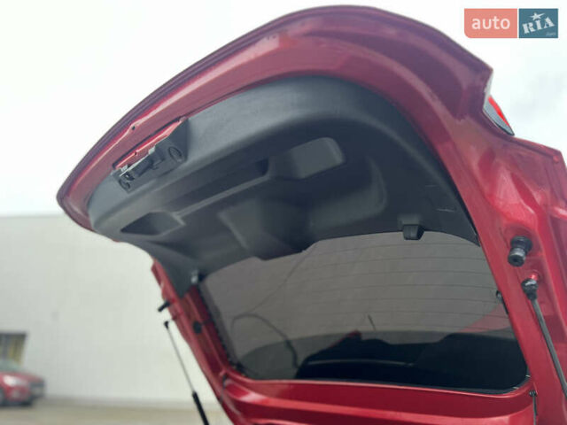 Червоний Опель Corsa-e, об'ємом двигуна 0 л та пробігом 15 тис. км за 12900 $, фото 16 на Automoto.ua