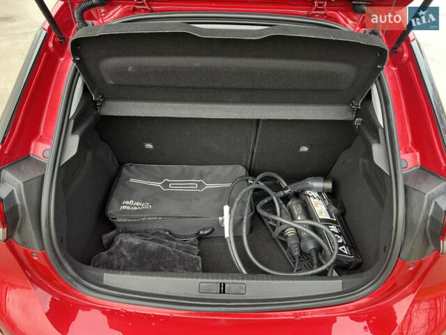 Червоний Опель Corsa-e, об'ємом двигуна 0 л та пробігом 15 тис. км за 12900 $, фото 17 на Automoto.ua
