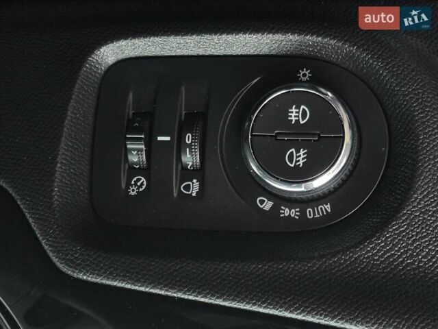 Опель Corsa-e, объемом двигателя 0 л и пробегом 122 тыс. км за 14713 $, фото 29 на Automoto.ua