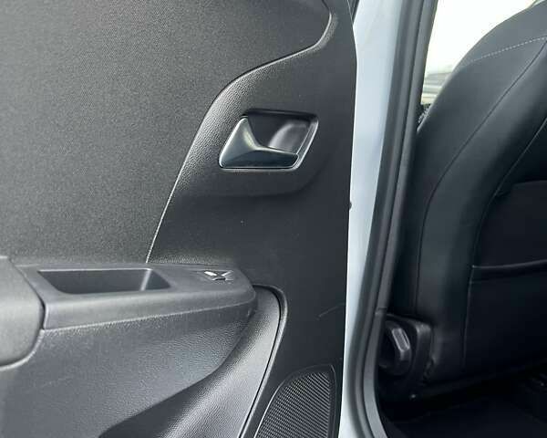 Опель Corsa-e, объемом двигателя 0 л и пробегом 37 тыс. км за 13500 $, фото 16 на Automoto.ua