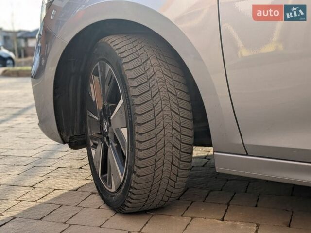 Серый Опель Corsa-e, объемом двигателя 0 л и пробегом 33 тыс. км за 12800 $, фото 4 на Automoto.ua