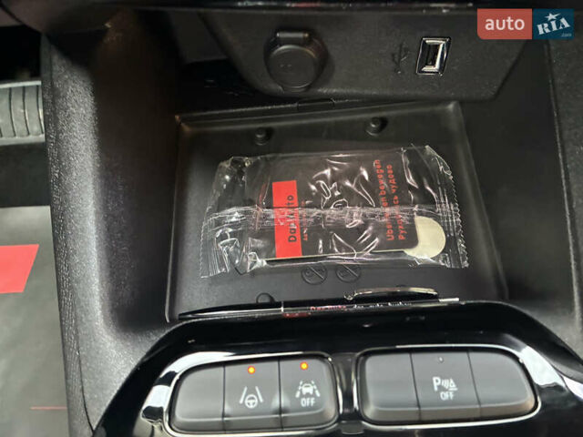 Сірий Опель Corsa-e, об'ємом двигуна 0 л та пробігом 40 тис. км за 14900 $, фото 57 на Automoto.ua