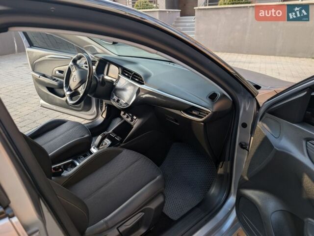 Серый Опель Corsa-e, объемом двигателя 0 л и пробегом 33 тыс. км за 12800 $, фото 48 на Automoto.ua