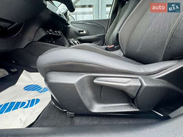 Серый Опель Corsa-e, объемом двигателя 0 л и пробегом 41 тыс. км за 14000 $, фото 41 на Automoto.ua