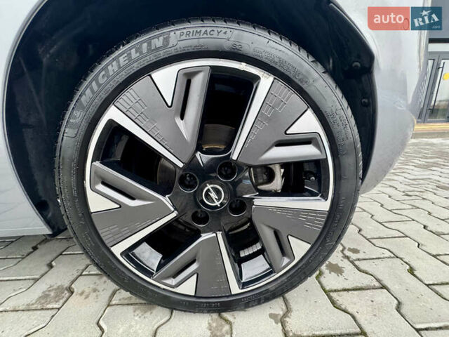 Серый Опель Corsa-e, объемом двигателя 0 л и пробегом 41 тыс. км за 14000 $, фото 19 на Automoto.ua