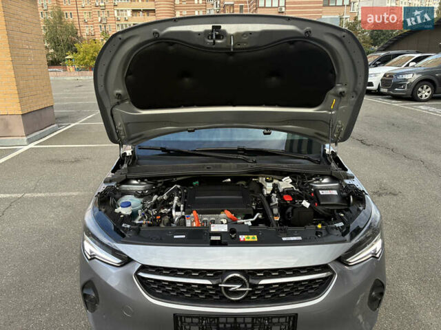 Сірий Опель Corsa-e, об'ємом двигуна 0 л та пробігом 40 тис. км за 14900 $, фото 74 на Automoto.ua