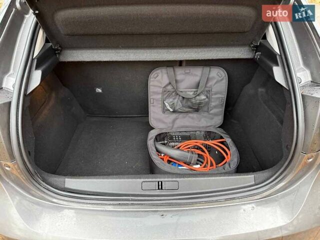 Серый Опель Corsa-e, объемом двигателя 0 л и пробегом 87 тыс. км за 14590 $, фото 19 на Automoto.ua