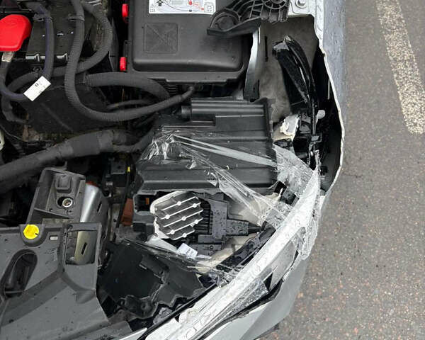 Сірий Опель Corsa-e, об'ємом двигуна 0 л та пробігом 58 тис. км за 9799 $, фото 9 на Automoto.ua
