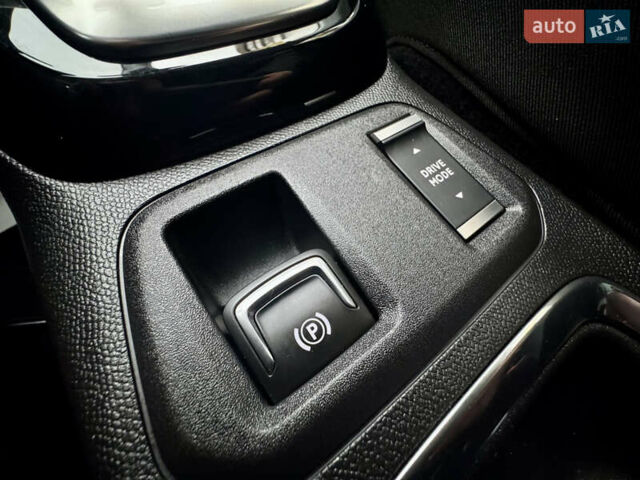 Серый Опель Corsa-e, объемом двигателя 0 л и пробегом 41 тыс. км за 14000 $, фото 55 на Automoto.ua