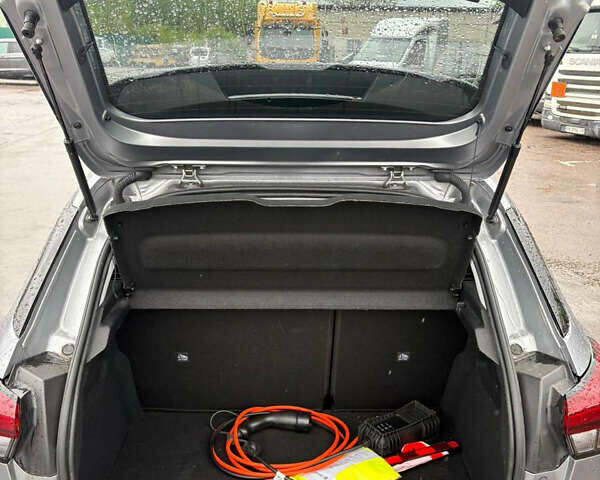 Сірий Опель Corsa-e, об'ємом двигуна 0 л та пробігом 58 тис. км за 9799 $, фото 11 на Automoto.ua