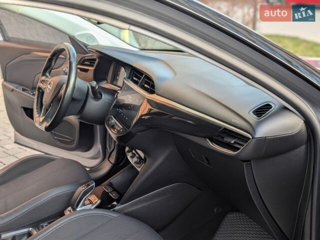 Серый Опель Corsa-e, объемом двигателя 0 л и пробегом 33 тыс. км за 12800 $, фото 40 на Automoto.ua