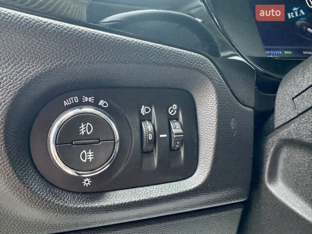 Серый Опель Corsa-e, объемом двигателя 0 л и пробегом 41 тыс. км за 14000 $, фото 43 на Automoto.ua