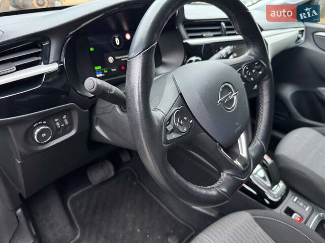 Серый Опель Corsa-e, объемом двигателя 0 л и пробегом 97 тыс. км за 12500 $, фото 13 на Automoto.ua