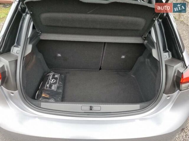 Серый Опель Corsa-e, объемом двигателя 0 л и пробегом 114 тыс. км за 13500 $, фото 13 на Automoto.ua