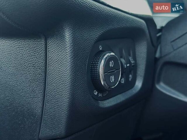 Сірий Опель Corsa-e, об'ємом двигуна 0 л та пробігом 22 тис. км за 11300 $, фото 40 на Automoto.ua