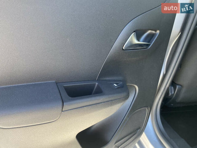 Сірий Опель Corsa-e, об'ємом двигуна 0 л та пробігом 55 тис. км за 12500 $, фото 35 на Automoto.ua