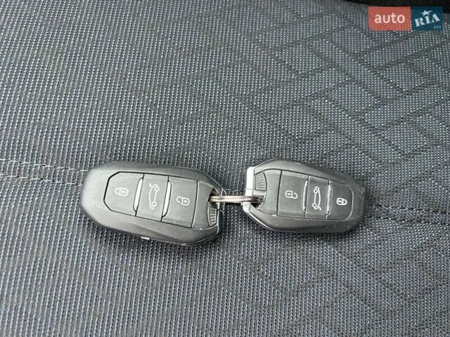 Сірий Опель Corsa-e, об'ємом двигуна 0 л та пробігом 5 тис. км за 16000 $, фото 29 на Automoto.ua