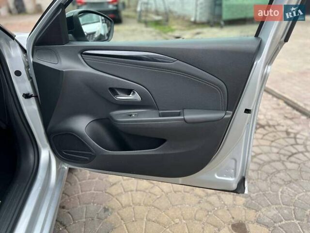 Сірий Опель Corsa-e, об'ємом двигуна 0 л та пробігом 5 тис. км за 16000 $, фото 16 на Automoto.ua