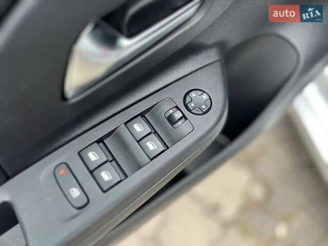 Сірий Опель Corsa-e, об'ємом двигуна 0 л та пробігом 5 тис. км за 16000 $, фото 20 на Automoto.ua