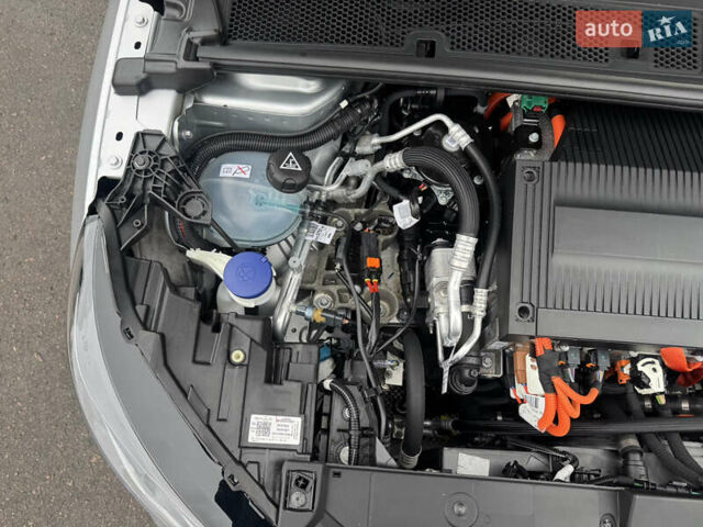 Серый Опель Corsa-e, объемом двигателя 0 л и пробегом 54 тыс. км за 12900 $, фото 42 на Automoto.ua