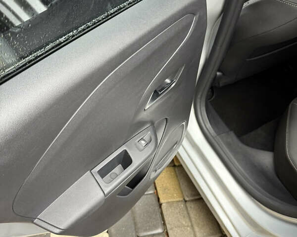 Сірий Опель Corsa-e, об'ємом двигуна 0 л та пробігом 12 тис. км за 15900 $, фото 17 на Automoto.ua