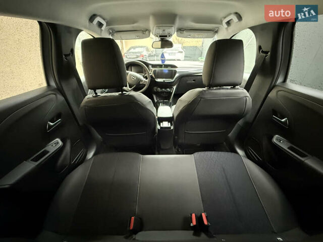 Сірий Опель Corsa-e, об'ємом двигуна 0 л та пробігом 12 тис. км за 15900 $, фото 6 на Automoto.ua