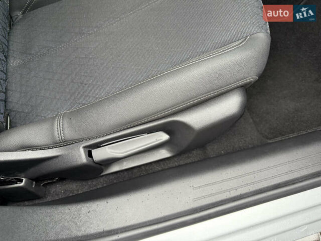 Сірий Опель Corsa-e, об'ємом двигуна 0 л та пробігом 12 тис. км за 15900 $, фото 13 на Automoto.ua