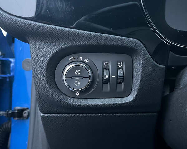 Синий Опель Corsa-e, объемом двигателя 0 л и пробегом 66 тыс. км за 15500 $, фото 13 на Automoto.ua