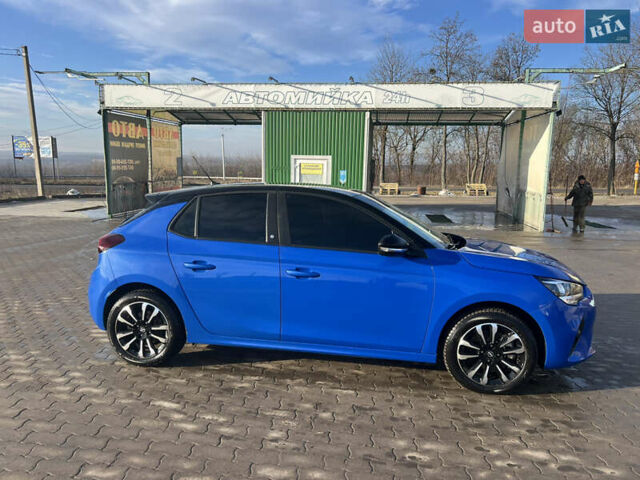 Синий Опель Corsa-e, объемом двигателя 0 л и пробегом 50 тыс. км за 13999 $, фото 5 на Automoto.ua