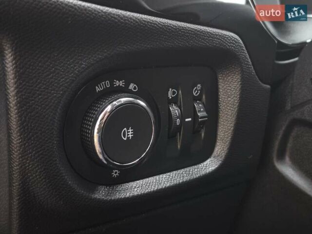 Синий Опель Corsa-e, объемом двигателя 0 л и пробегом 60 тыс. км за 14512 $, фото 42 на Automoto.ua