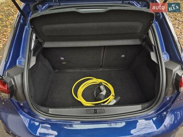 Синий Опель Corsa-e, объемом двигателя 0 л и пробегом 60 тыс. км за 14512 $, фото 51 на Automoto.ua