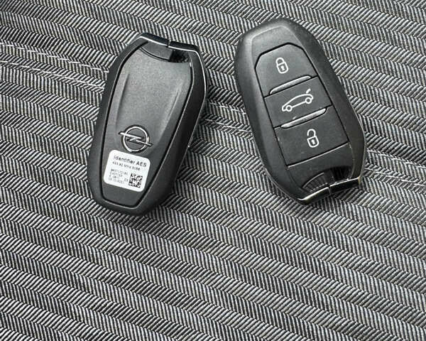 Оранжевый Опель Corsa-e, объемом двигателя 0 л и пробегом 45 тыс. км за 12950 $, фото 43 на Automoto.ua