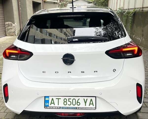 Білий Опель Corsa Electric, об'ємом двигуна 0 л та пробігом 30 тис. км за 17200 $, фото 5 на Automoto.ua