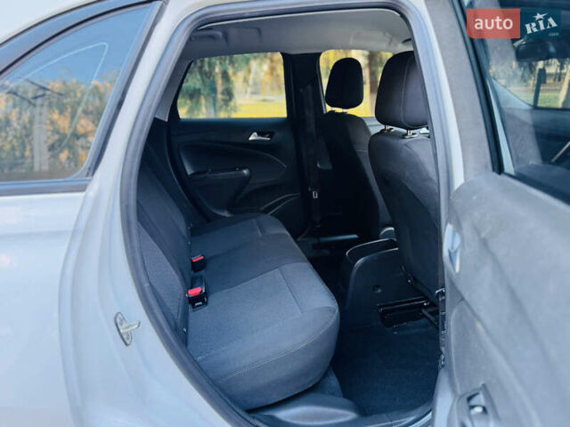 Білий Опель Crossland, об'ємом двигуна 1.2 л та пробігом 7 тис. км за 16500 $, фото 12 на Automoto.ua