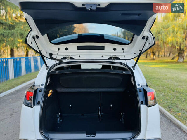 Білий Опель Crossland, об'ємом двигуна 1.2 л та пробігом 7 тис. км за 16500 $, фото 14 на Automoto.ua
