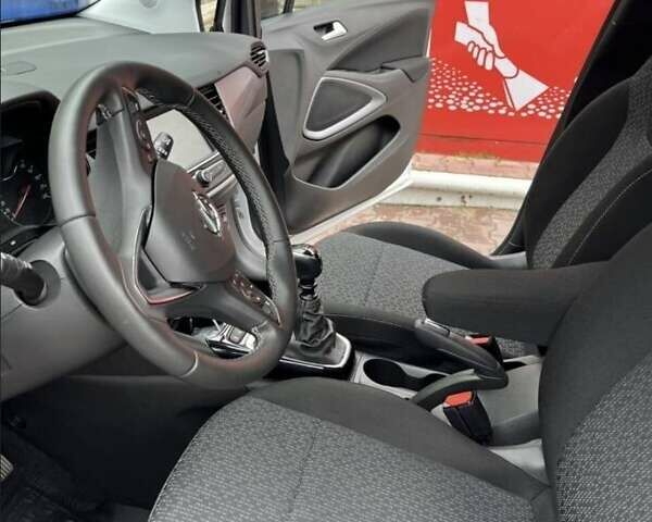 Белый Опель Crossland, объемом двигателя 1.2 л и пробегом 31 тыс. км за 17200 $, фото 17 на Automoto.ua