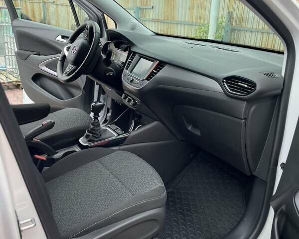 Белый Опель Crossland, объемом двигателя 1.2 л и пробегом 18 тыс. км за 18300 $, фото 13 на Automoto.ua