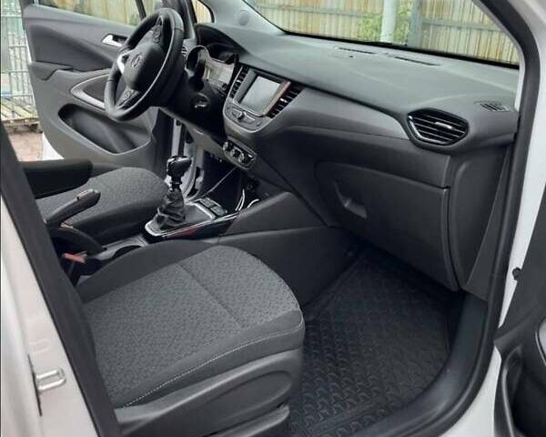 Белый Опель Crossland, объемом двигателя 1.2 л и пробегом 31 тыс. км за 17200 $, фото 11 на Automoto.ua