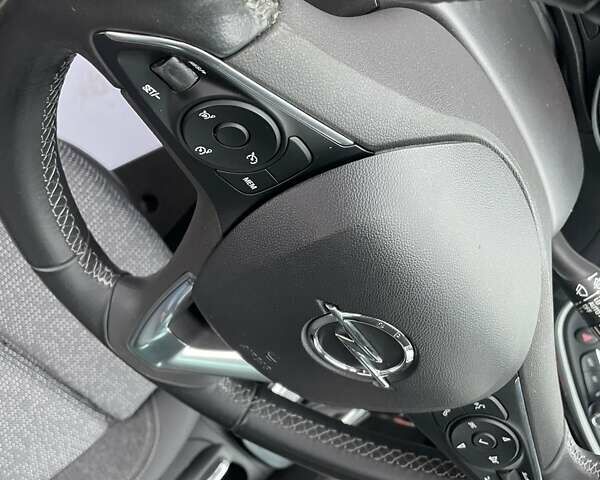 Чорний Опель Crossland, об'ємом двигуна 1.5 л та пробігом 100 тис. км за 16300 $, фото 15 на Automoto.ua