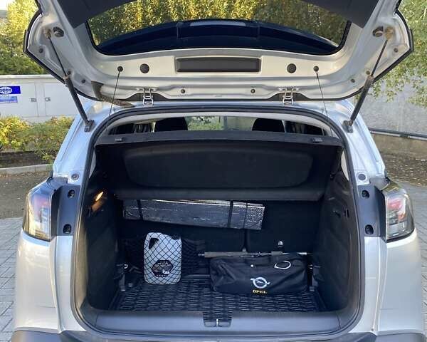 Сірий Опель Crossland, об'ємом двигуна 1.2 л та пробігом 24 тис. км за 16000 $, фото 9 на Automoto.ua