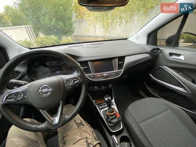 Сірий Опель Crossland, об'ємом двигуна 1.2 л та пробігом 24 тис. км за 16000 $, фото 12 на Automoto.ua